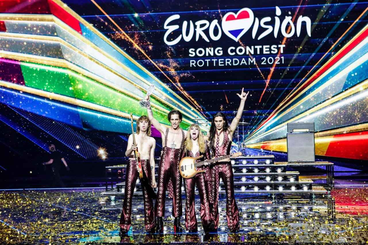 De Italiaanse band Måneskin op het podium tijdens de finale van het Eurovisie Songfestival 2021